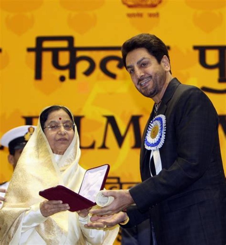 Gurdas Maan- Bio, Height, Net Worth, Wife