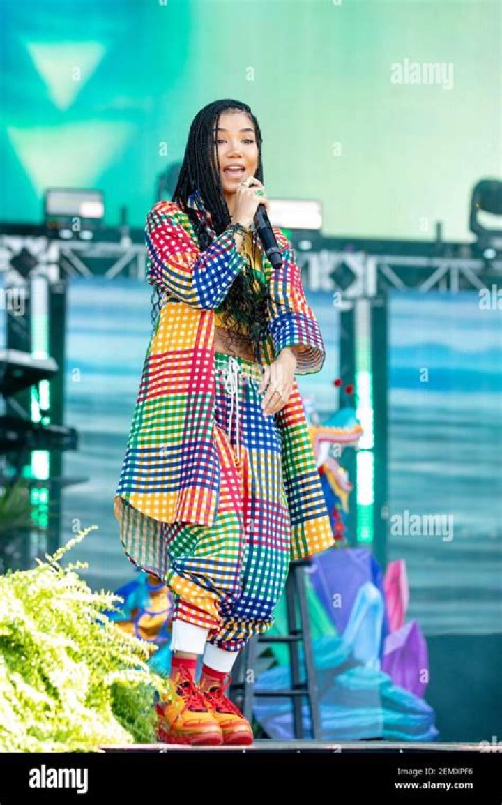 Jhene Aiko Efuru Chilombo
