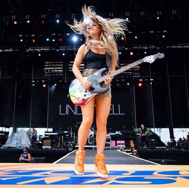 Lindsay Ell