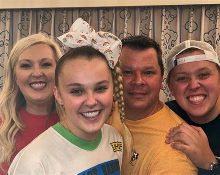Tom Siwa | Wife And Childrens